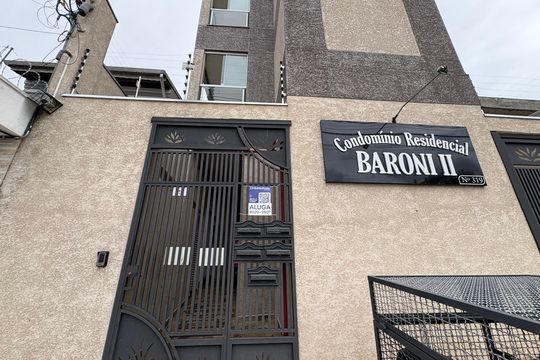Fachada de apartamento para alugar com 2 quartos, 60m² em Jardim Mangalot, São Paulo