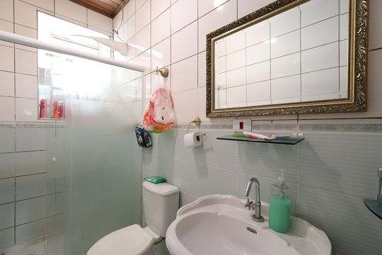 Banheiro Social de casa para alugar com 2 quartos, 120m² em Água Branca, São Paulo