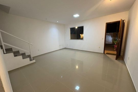 Sala de casa de condomínio para alugar com 3 quartos, 180m² em Guaratiba, Rio de Janeiro