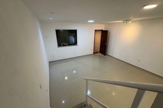 Sala de casa de condomínio para alugar com 3 quartos, 180m² em Guaratiba, Rio de Janeiro