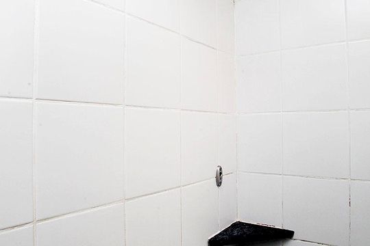 Banheiro de kitnet/studio para alugar com 1 quarto, 33m² em Centro Histórico, Porto Alegre