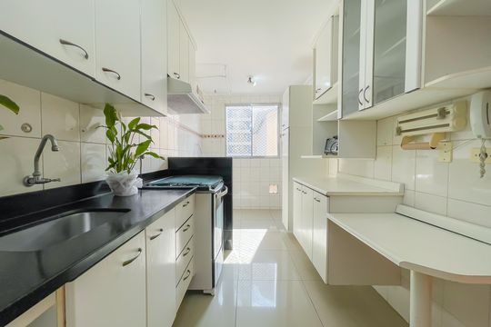 Cozinha e Área de Serviço de apartamento à venda com 2 quartos, 58m² em Jardim D’abril, Osasco
