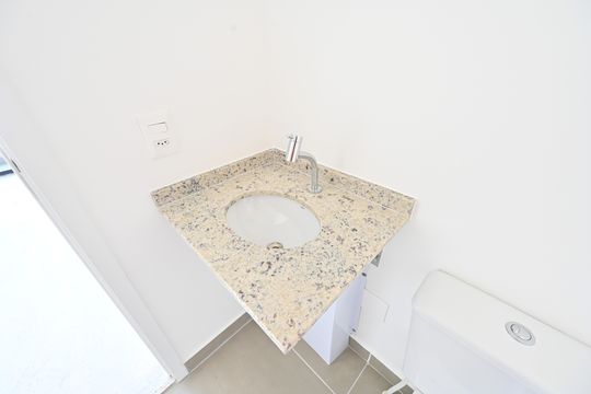 Banheiro Social de kitnet/studio à venda com 1 quarto, 23m² em Vila Clementino, São Paulo