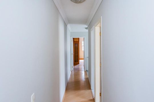 Corredor de casa para alugar com 3 quartos, 150m² em Parque Sao Domingos, São Paulo