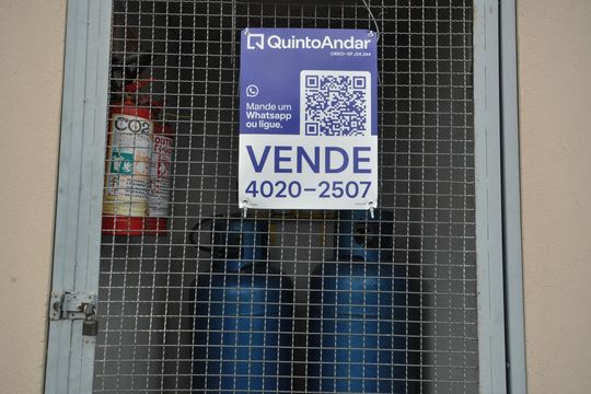 Placa de apartamento à venda com 2 quartos, 52m² em Vila Irmaos Arnoni, São Paulo