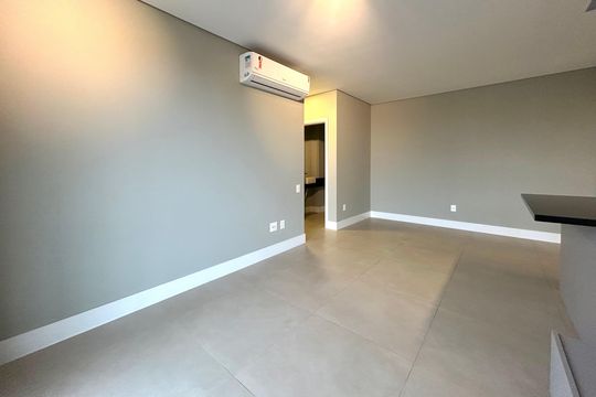 Sala de apartamento para alugar com 2 quartos, 76m² em Córrego Grande, Florianópolis
