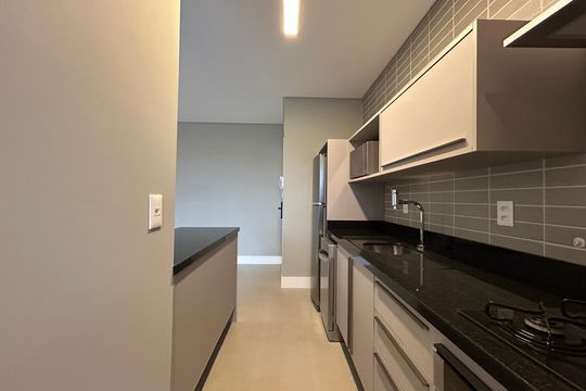 Cozinha  de apartamento para alugar com 2 quartos, 76m² em Córrego Grande, Florianópolis