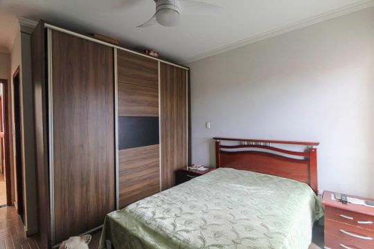 Suite de casa à venda com 3 quartos, 220m² em Jardim Ana Rosa, São Paulo