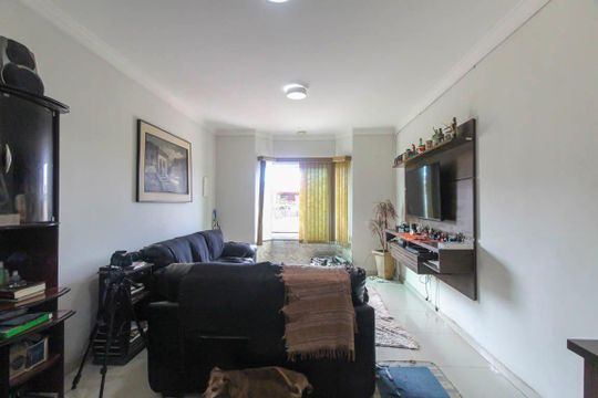 Casa à venda com 3 quartos, 220m² em Jardim Ana Rosa, São Paulo