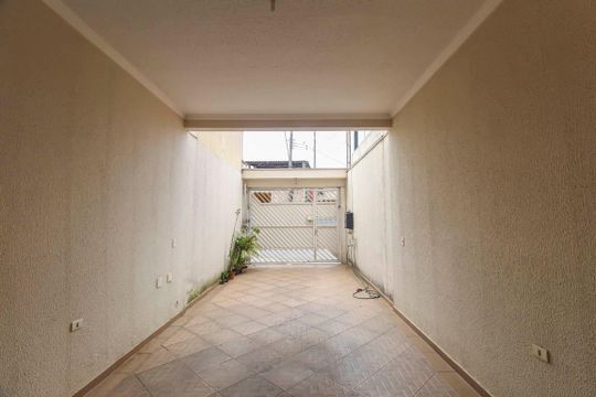 Casa à venda com 3 quartos, 220m² em Jardim Ana Rosa, São Paulo