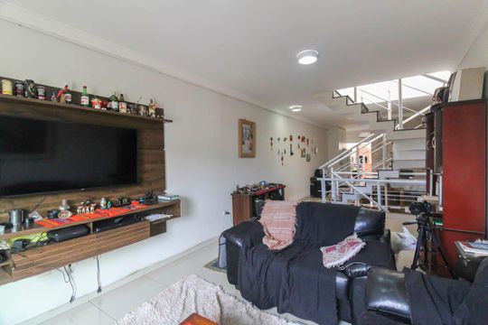 Sala de casa à venda com 3 quartos, 220m² em Jardim Ana Rosa, São Paulo