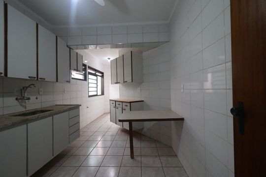 Cozinha de apartamento para alugar com 3 quartos, 86m² em Jardim Irajá, Ribeirão Preto