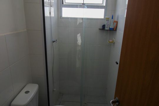 Banheiro social de apartamento para alugar com 2 quartos, 40m² em Vila Guilherme, Votorantim
