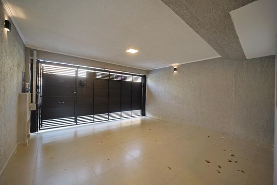 Garagem de casa à venda com 3 quartos, 150m² em Vila Sao Geraldo, São Paulo