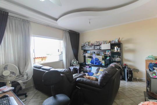 Casa à venda com 2 quartos, 159m² em Jardim Mimar, São Paulo