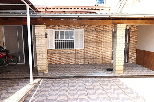 Fachada da casa de casa à venda com 2 quartos, 90m² em Costa E Silva, Porto Alegre