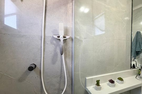 Banheiro de apartamento à venda com 2 quartos, 52m² em Jardim Maristela, São Paulo