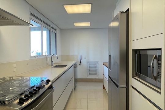 Apartamento à venda com 3 quartos, 250m² em Jardim Fonte do Morumbi, São Paulo