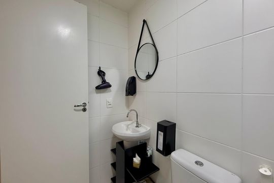 Banheiro Suíte  de apartamento para alugar com 1 quarto, 30m² em Jardim Caravelas, São Paulo