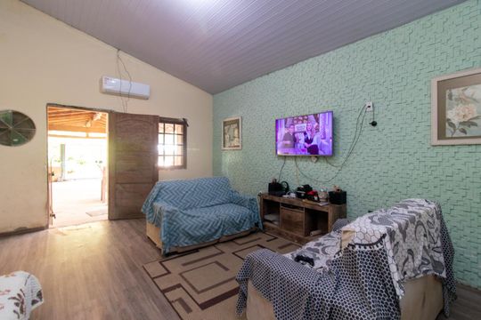 Sala de casa à venda com 3 quartos, 490m² em Hípica, Porto Alegre