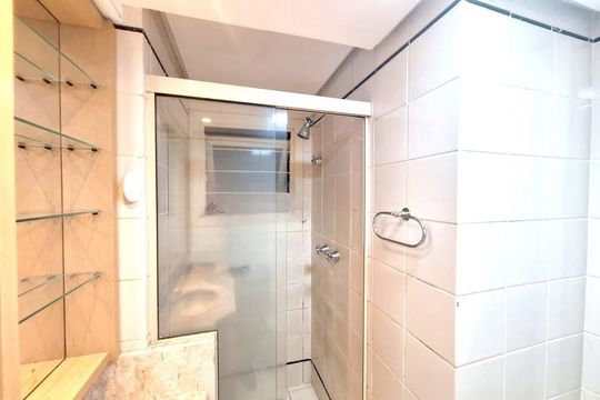 Banheiro 1 de apartamento para alugar com 3 quartos, 114m² em Centro Histórico, Porto Alegre