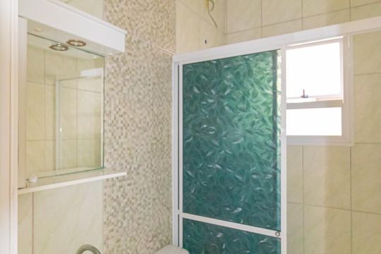 Banheiro de apartamento para alugar com 2 quartos, 65m² em Parque Espirito Santo, Cachoeirinha