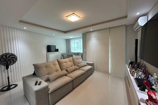 Casa à venda com 3 quartos, 110m² em Jardim Sulacap, Rio de Janeiro