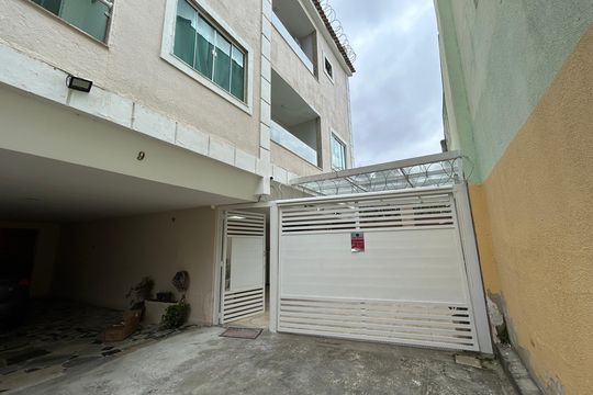 Fachada de casa à venda com 3 quartos, 110m² em Jardim Sulacap, Rio de Janeiro