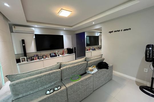 Sala de casa à venda com 3 quartos, 110m² em Jardim Sulacap, Rio de Janeiro