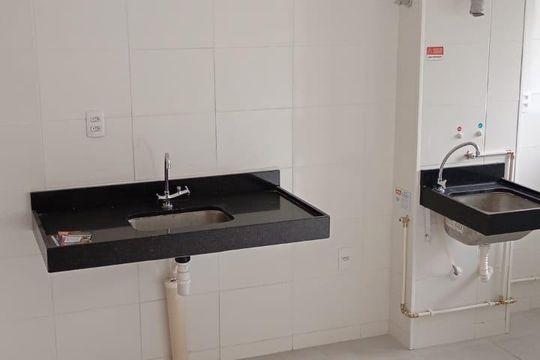 Cozinha de apartamento à venda com 2 quartos, 42m² em Del Castilho, Rio de Janeiro