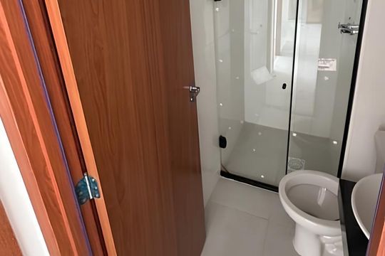 Banheiro de apartamento à venda com 2 quartos, 42m² em Del Castilho, Rio de Janeiro