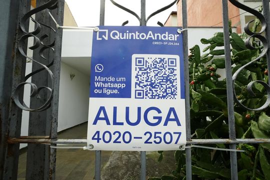 Placa de casa para alugar com 2 quartos, 124m² em Vila Metalúrgica, Santo André