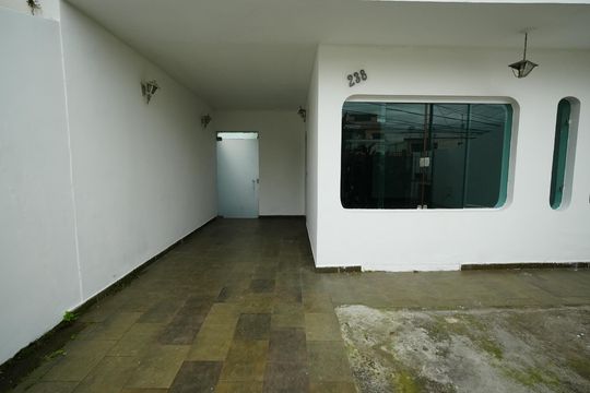 Garagem de casa para alugar com 2 quartos, 124m² em Vila Metalúrgica, Santo André
