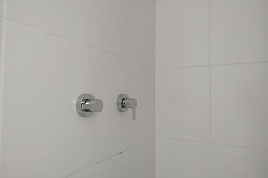 Banheiro da Suíte de apartamento para alugar com 2 quartos, 59m² em Taquara, Rio de Janeiro