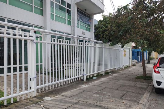 Fachada do Prédio de apartamento para alugar com 2 quartos, 59m² em Taquara, Rio de Janeiro