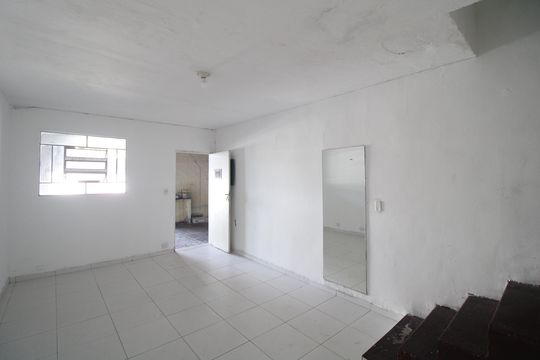 Casa para alugar com 2 quartos, 156m² em Jardim das Imbuias, São Paulo