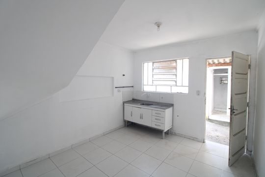 Cozinha de casa para alugar com 2 quartos, 156m² em Jardim das Imbuias, São Paulo
