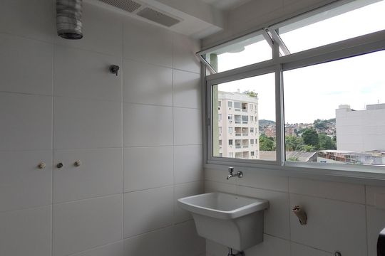 Área de Serviço de apartamento para alugar com 2 quartos, 65m² em Taquara, Rio de Janeiro