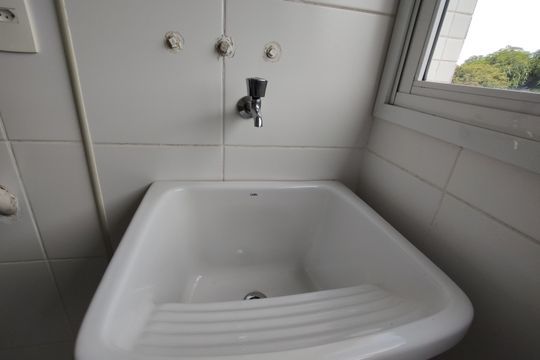 Área de Serviço de apartamento para alugar com 2 quartos, 59m² em Taquara, Rio de Janeiro