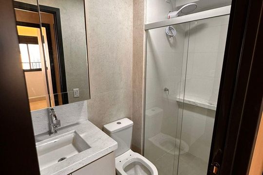 Banheiro de apartamento para alugar com 2 quartos, 55m² em Setor Bueno, Goiânia