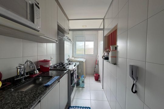 Cozinha de apartamento à venda com 2 quartos, 51m² em Jaguaribe, Osasco