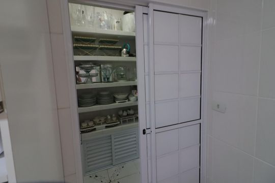 Cozinha de casa à venda com 4 quartos, 175m² em Jardim das Flores, Osasco