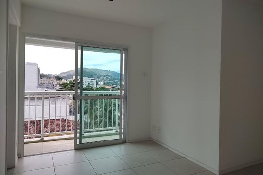 Sala de apartamento para alugar com 2 quartos, 65m² em Taquara, Rio de Janeiro