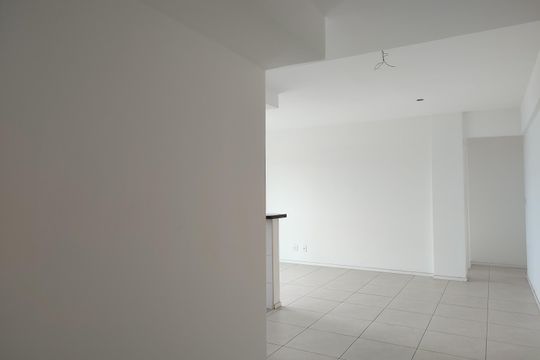 Sala de apartamento para alugar com 2 quartos, 60m² em Taquara, Rio de Janeiro