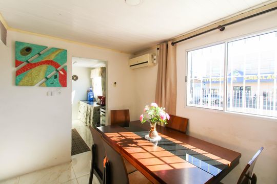 Casa à venda com 4 quartos, 100m² em Guajuviras, Canoas