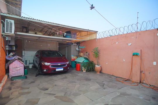 Garagem de casa à venda com 3 quartos, 173m² em Cristo Rei, São Leopoldo