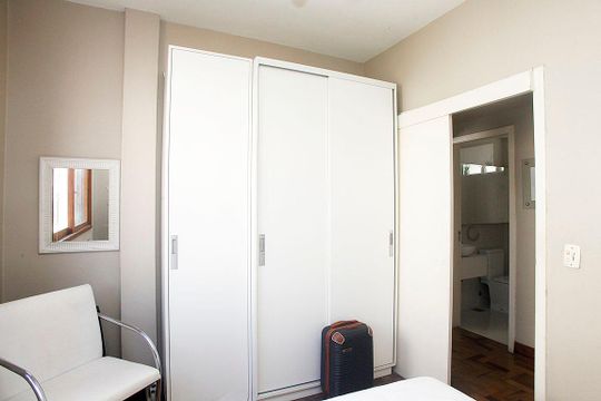 Quarto 1 de apartamento à venda com 3 quartos, 100m² em Cidade Baixa, Porto Alegre