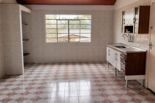 Cozinha de casa para alugar com 3 quartos, 18m² em Jardim do Rio Cotia, Cotia