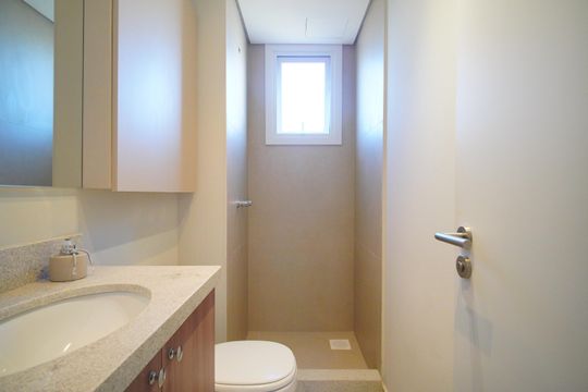 Banheiro de apartamento à venda com 2 quartos, 63m² em Centro, São Leopoldo