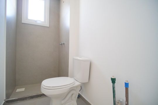 Banheiro da Suíte de apartamento à venda com 2 quartos, 63m² em Centro, São Leopoldo